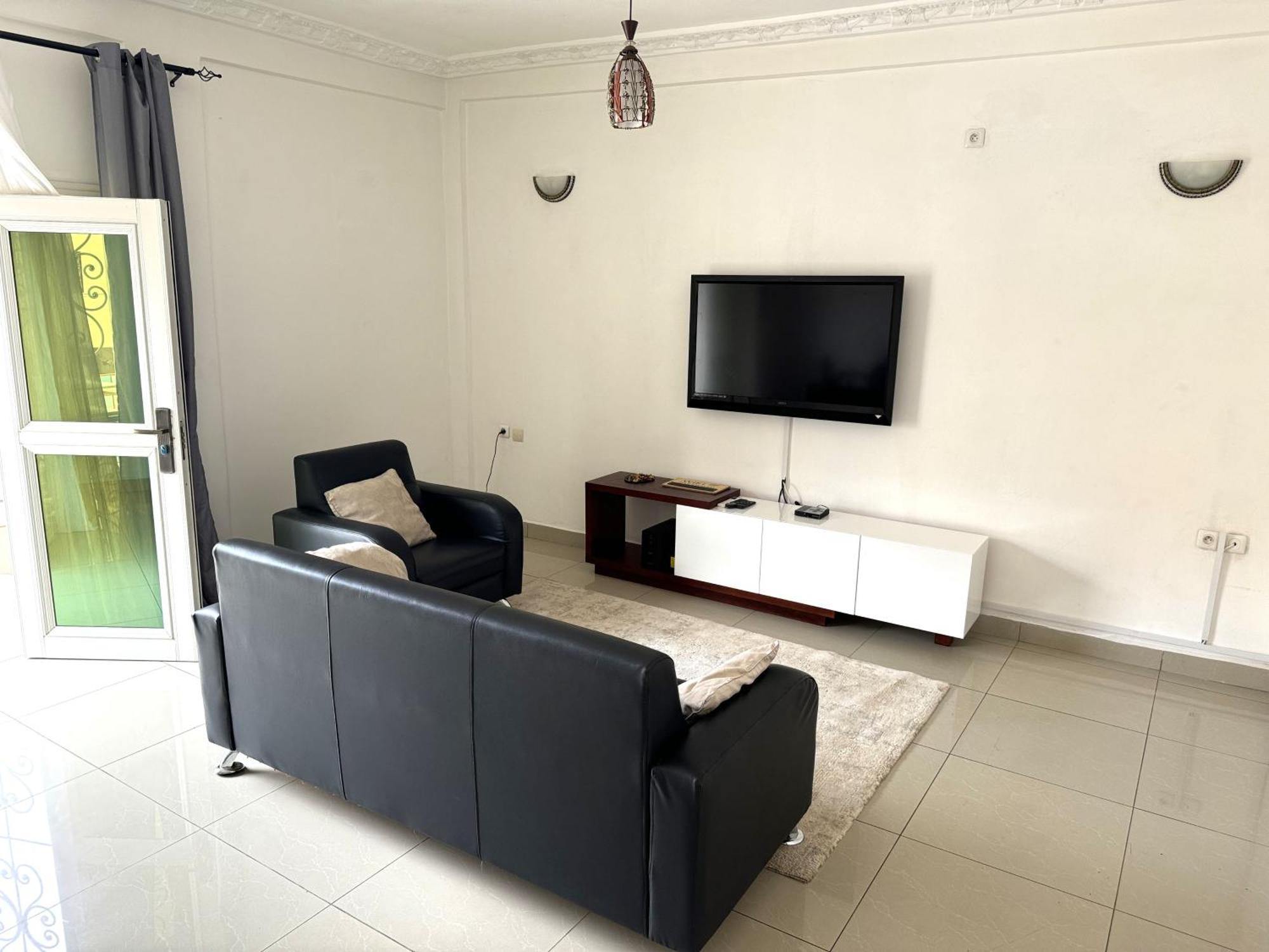 Appartements Modernes, Wifi, Tv - Yaounde, Omnisports Экстерьер фото