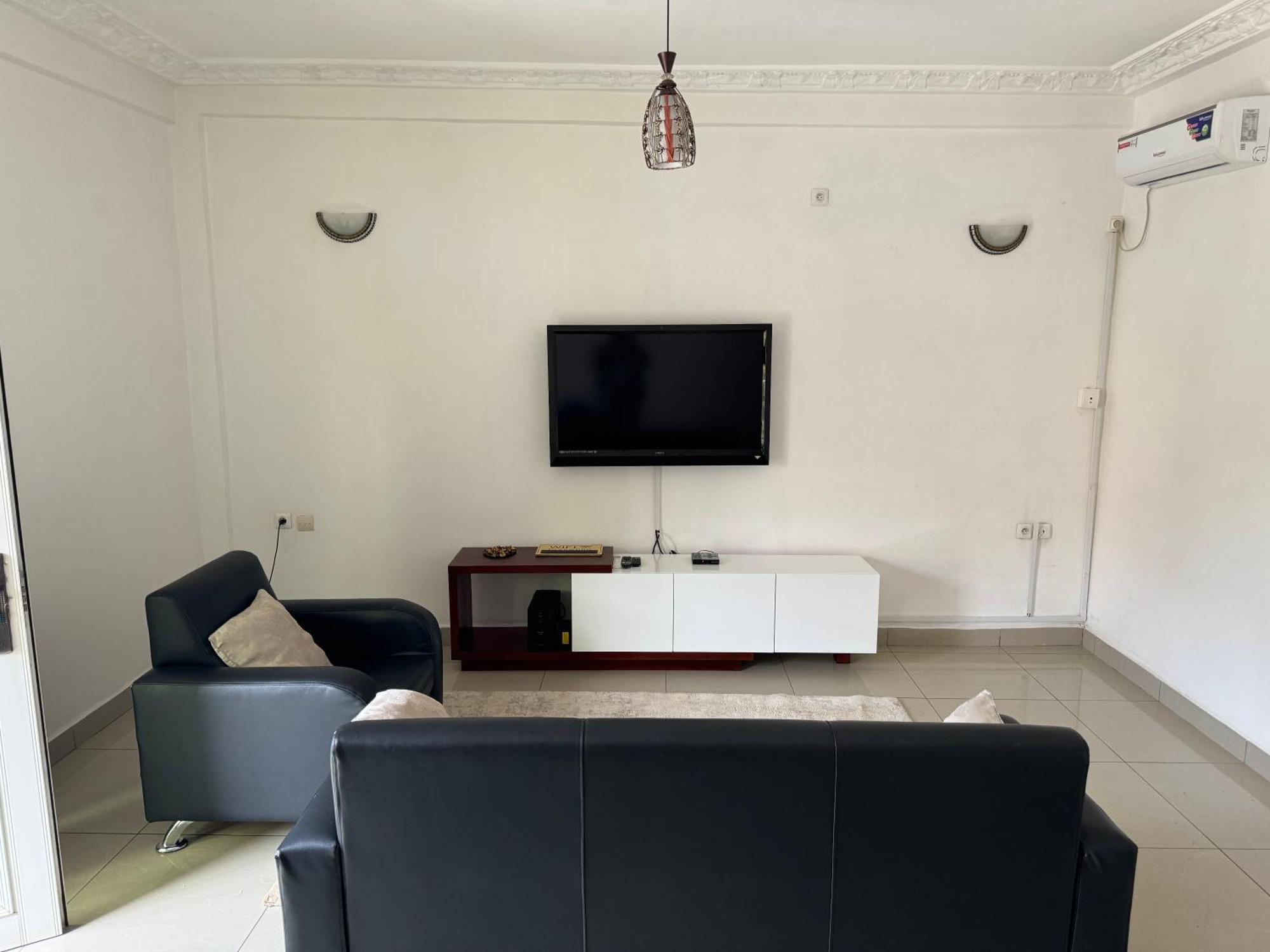 Appartements Modernes, Wifi, Tv - Yaounde, Omnisports Экстерьер фото