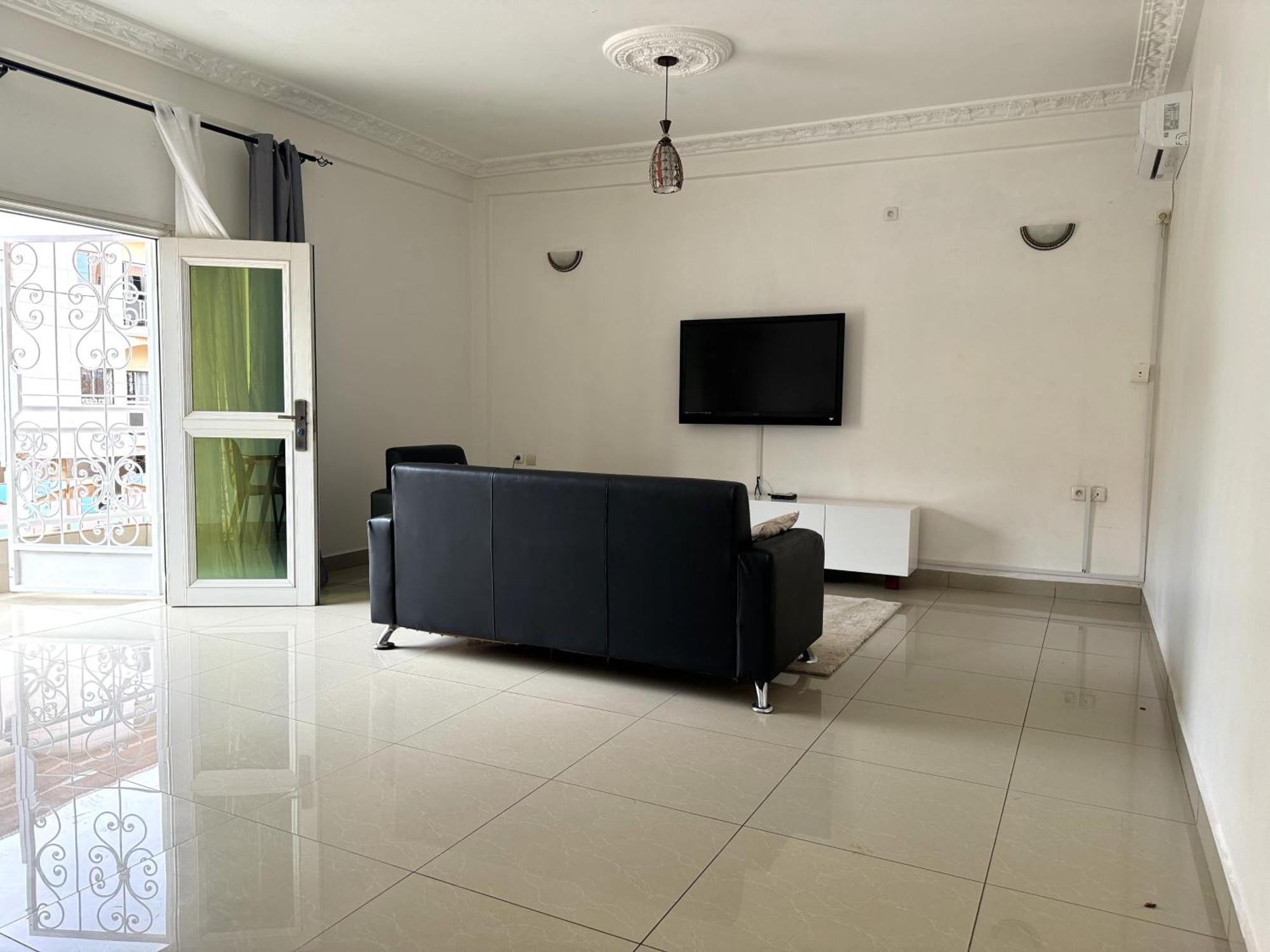 Appartements Modernes, Wifi, Tv - Yaounde, Omnisports Экстерьер фото