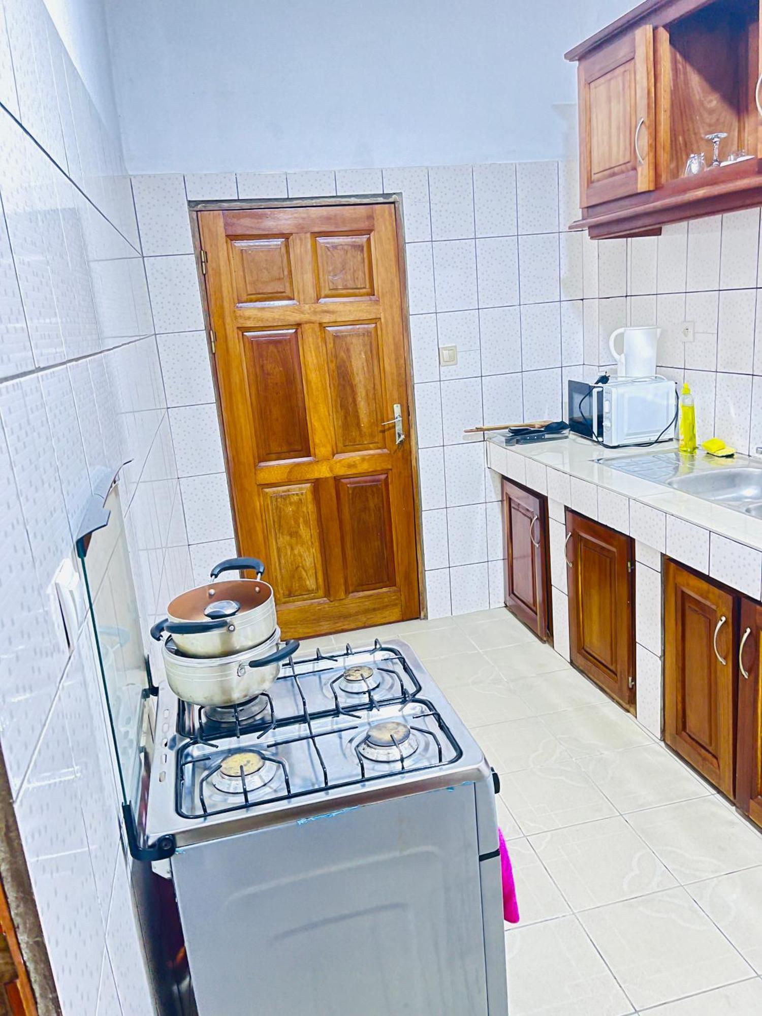 Appartements Modernes, Wifi, Tv - Yaounde, Omnisports Экстерьер фото