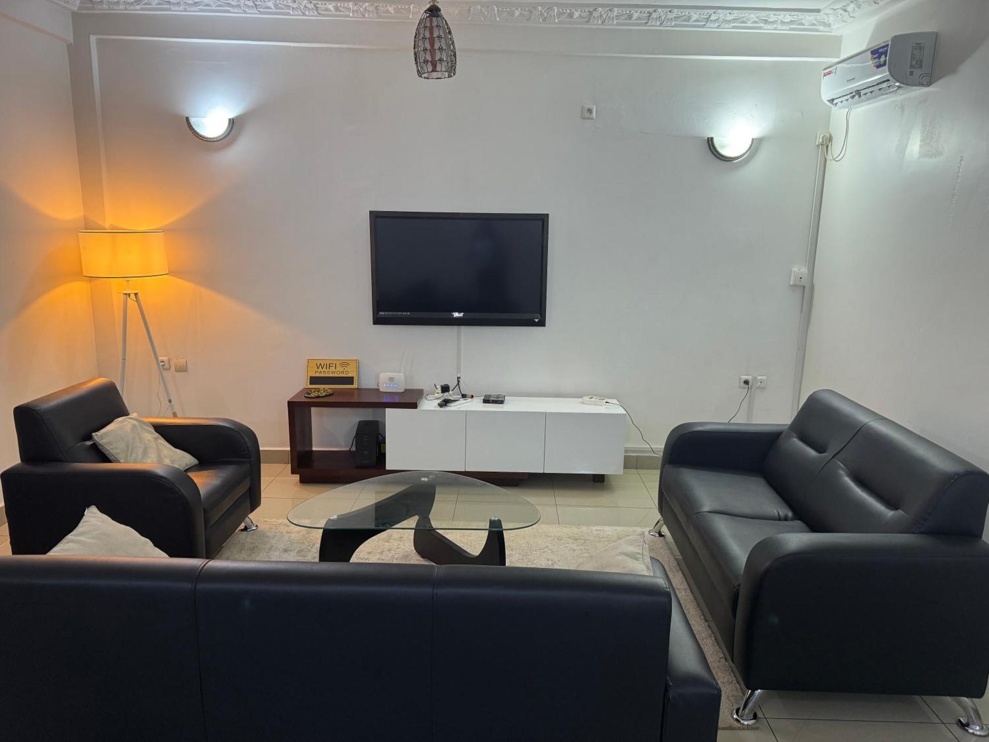 Appartements Modernes, Wifi, Tv - Yaounde, Omnisports Экстерьер фото